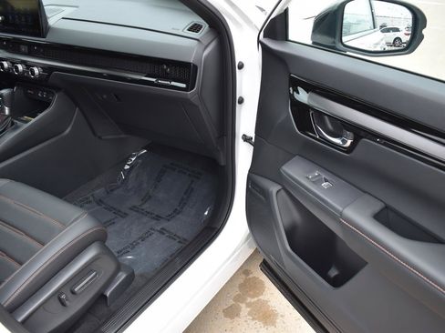 Used 2025 Honda CR-V Sport Touring image 17