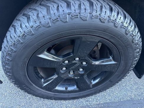 Used 2018 GMC Sierra 1500 SLE w/ SLE Value Package image 5