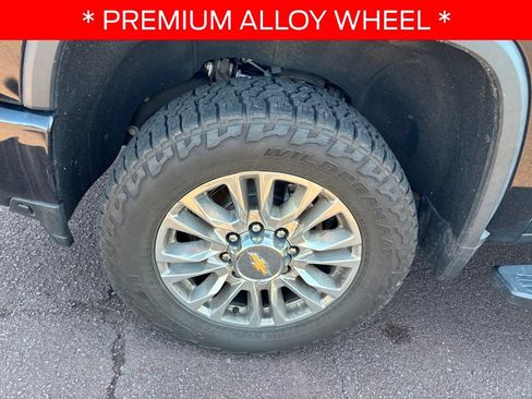 Used 2022 Chevrolet Silverado 3500 High Country w/ Z71 Off-Road Package AWD/4WD image 4