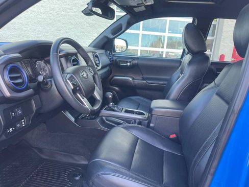 Used 2021 Toyota Tacoma TRD Sport w/ TRD Premium Sport Package image 16