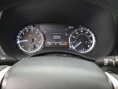 Used 2024 Toyota Highlander LE image 12