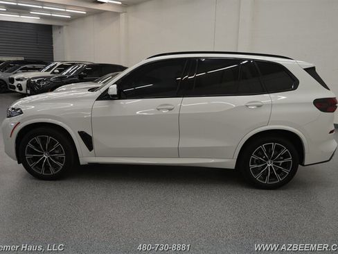 Used 2025 BMW X5 xDrive40i w/ M Sport Package AWD/4WD image 4