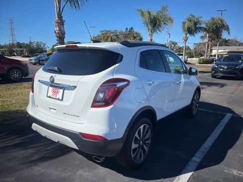 Used 2019 Buick Encore Essence image 2