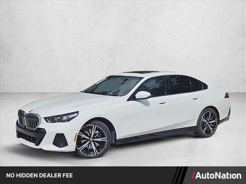 Used 2026 BMW 530i w/ M Sport Package RWD image 1