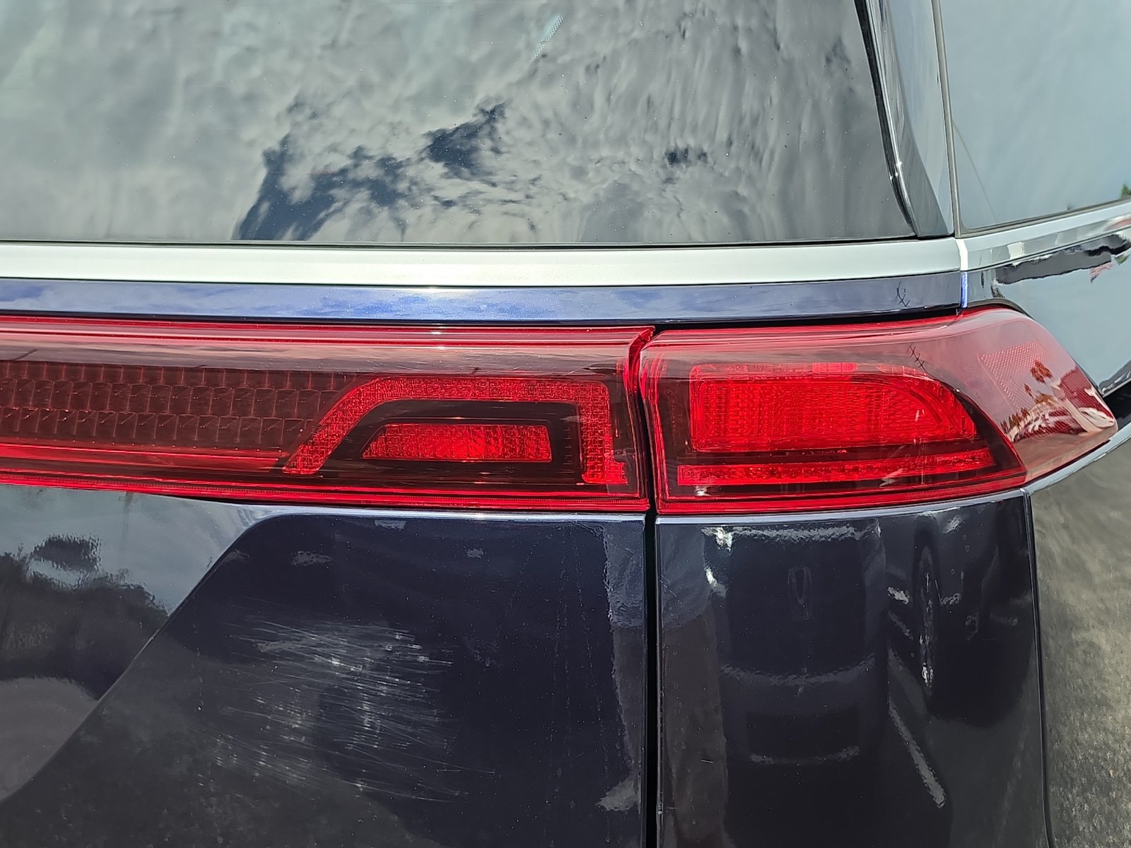 Used 2024 Kia Carnival LX FWD image 6