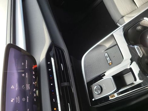 New 2026 Buick Enclave Sport Touring w/ Power Package image 8