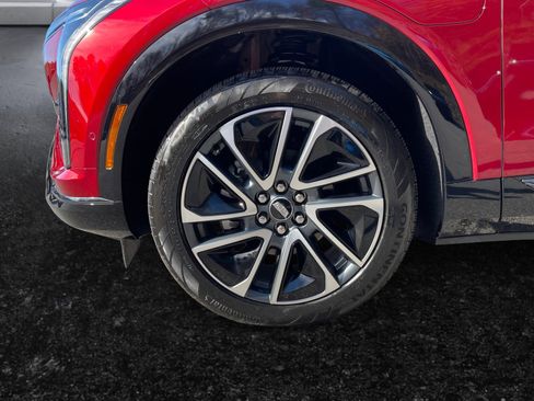 Certified 2025 Cadillac Optiq Sport 2 w/ LPO, Floor Liner Package image 15