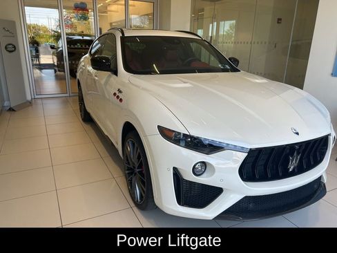 Used 2022 Maserati Levante Trofeo image 18