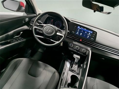 Used 2023 Hyundai Elantra SE image 25