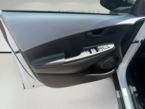 Used 2021 Hyundai Kona SE w/ Cargo Package FWD image 18
