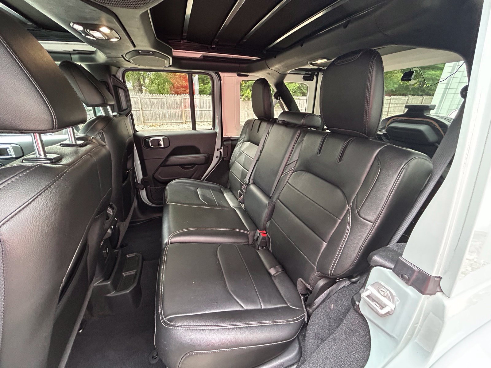 Used 2023 Jeep Wrangler Unlimited Sahara w/ Cold Weather Group AWD/4WD image 10