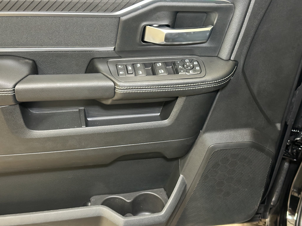 New 2026 RAM 3500 Big Horn AWD/4WD image 19