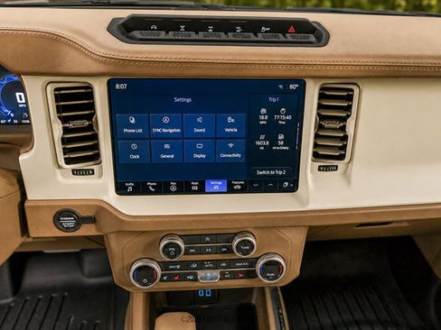 Used 2025 Ford Bronco Badlands AWD/4WD image 34