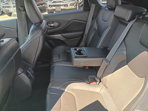 Used 2019 Jeep Cherokee Latitude Plus w/ Cold Weather Group image 13