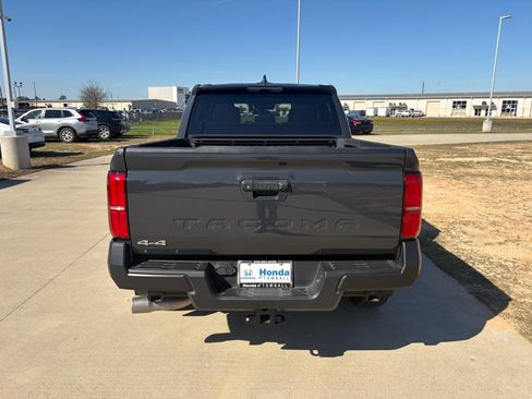 Used 2024 Toyota Tacoma SR image 7