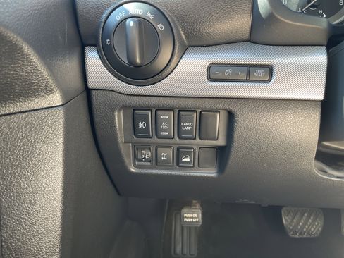 Used 2018 Nissan Titan PRO-4X AWD/4WD image 23