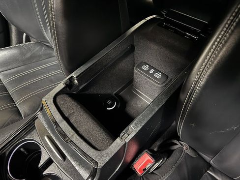 Used 2017 Chrysler 300 S image 38