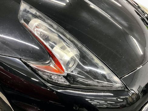Used 2018 Nissan 370Z Touring Sport RWD image 27