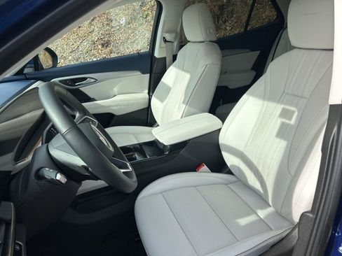 Used 2025 Buick Envision Avenir image 24