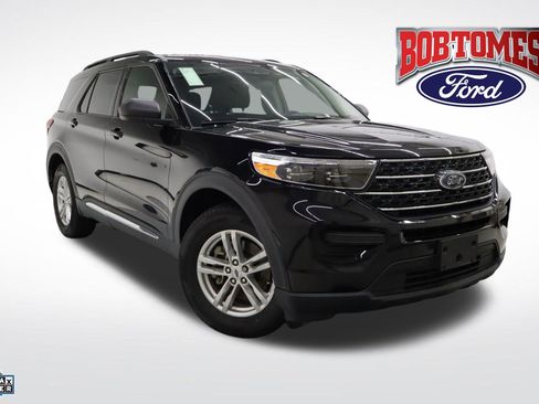Used 2022 Ford Explorer XLT image 1