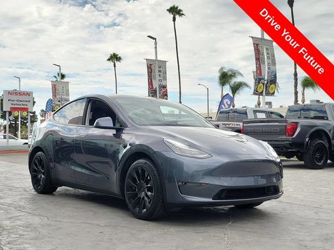 Used 2021 Tesla Model Y Long Range AWD/4WD image 31