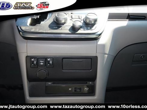 Used 2018 Toyota Sienna XLE Premium w/ Carpet Mat Package FWD image 21