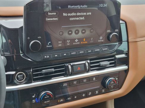 Used 2024 Nissan Pathfinder Platinum AWD/4WD image 13