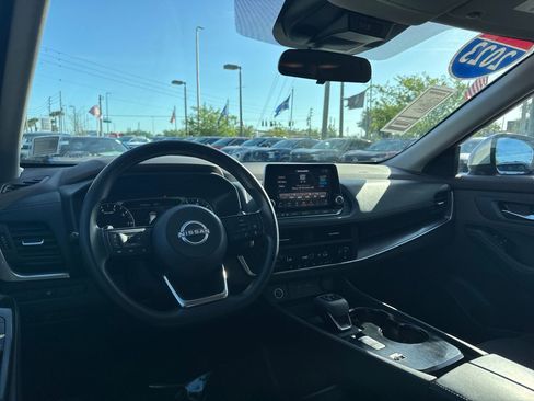 Certified 2023 Nissan Rogue SV FWD image 10