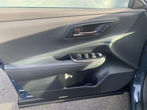 New 2025 Toyota Crown Signia XLE image 10