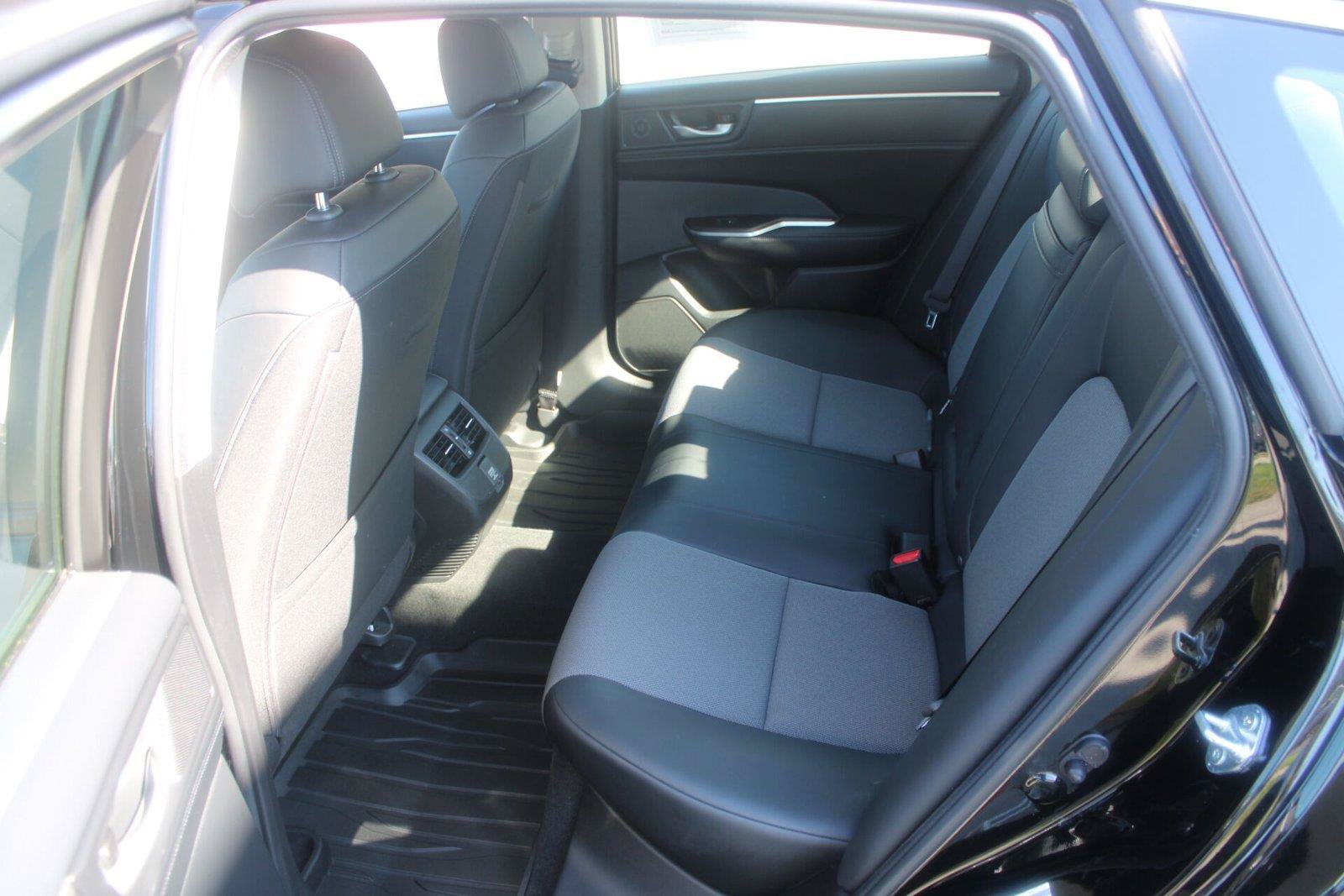 Used 2018 Honda Clarity Plug-In Hybrid image 16