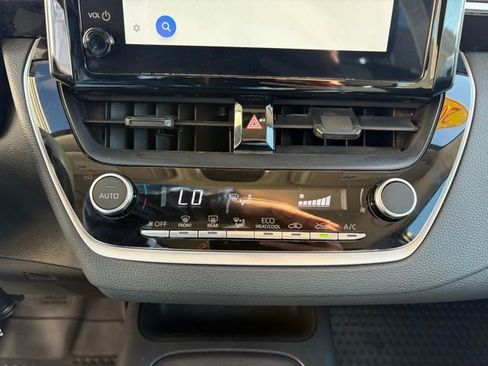 Used 2025 Toyota Corolla LE image 17