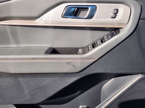 New 2026 Ford Explorer Active w/ Active Comfort Package image 21