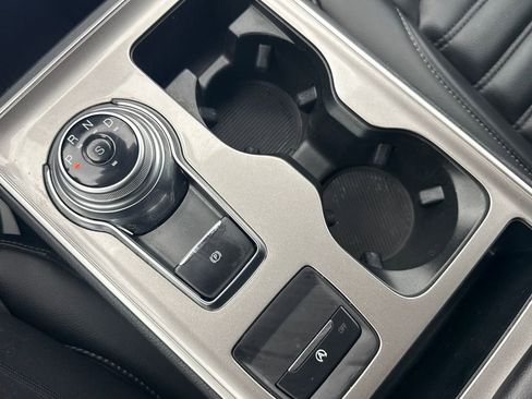 Used 2024 Ford Edge SEL image 39