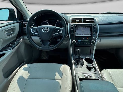 Used 2015 Toyota Camry XLE w/ Moonroof Package FWD image 23
