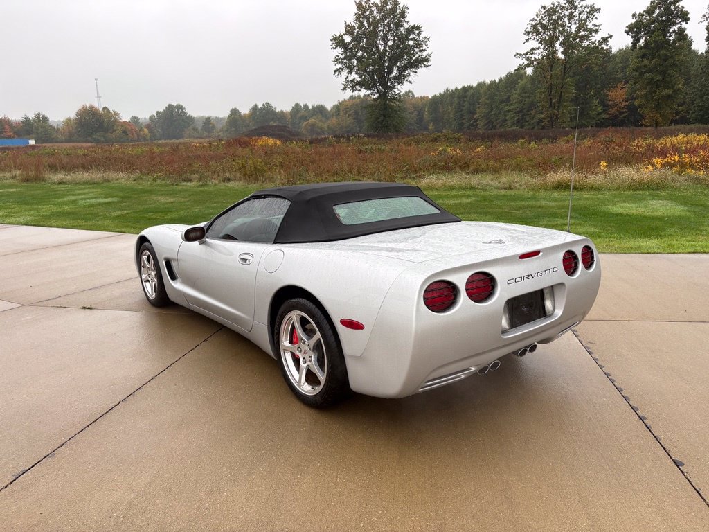 Used 2003 Chevrolet Corvette Convertible w/ Preferred Equipment Group1 RWD image 4