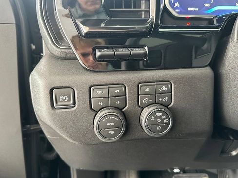 Used 2026 Chevrolet Silverado 2500 ZR2 AWD/4WD image 19