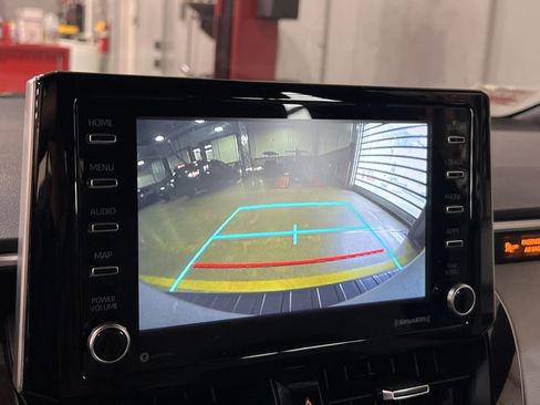 Used 2020 Toyota Corolla SE FWD image 18