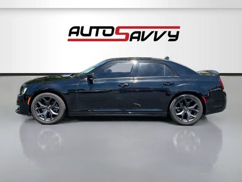 Used 2022 Chrysler 300 S w/ Comfort Group RWD image 4