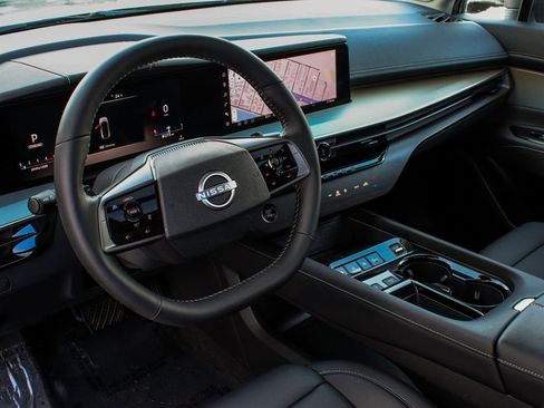 Used 2025 Nissan Murano SL w/ Cargo Package image 15