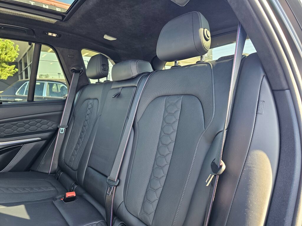 Used 2022 BMW X5 M AWD/4WD image 19
