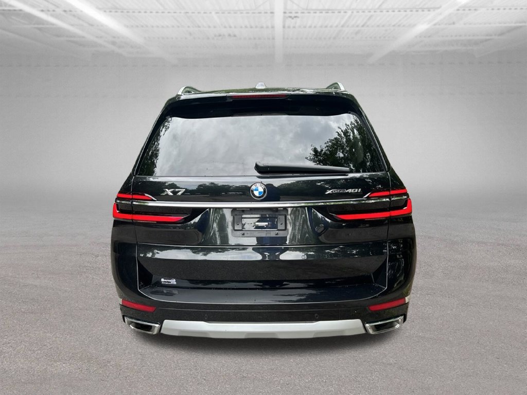 Used 2024 BMW X7 xDrive40i AWD/4WD image 4
