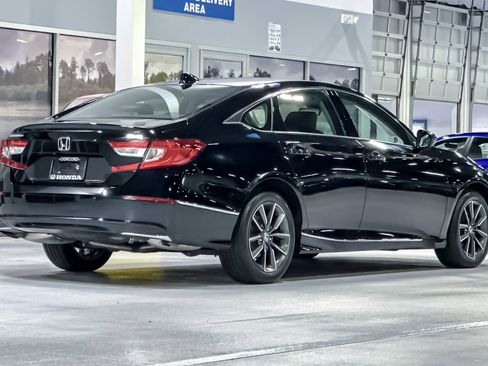 Used 2022 Honda Accord EX-L image 9