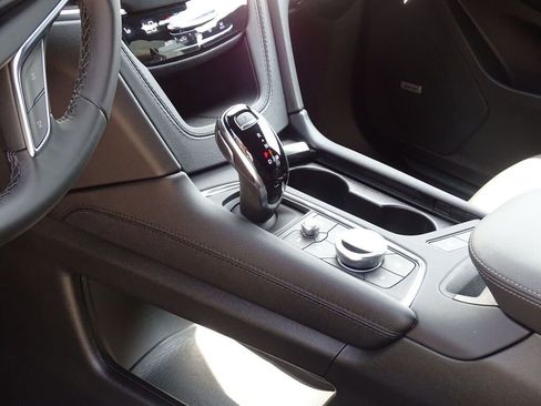 New 2025 Cadillac XT5 Luxury image 33