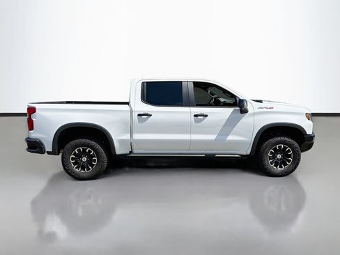Used 2022 Chevrolet Silverado 1500 ZR2 w/ Technology Package AWD/4WD image 4