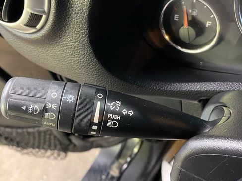 Used 2017 Jeep Wrangler Unlimited Sahara image 21