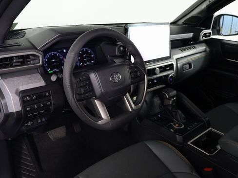 Used 2024 Toyota Tacoma Trailhunter image 7