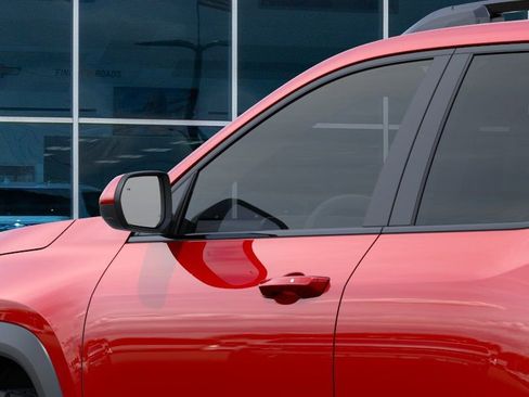 New 2026 Chevrolet Equinox ACTIV FWD image 12