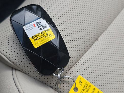 New 2026 Genesis GV70 2.5T Select image 26