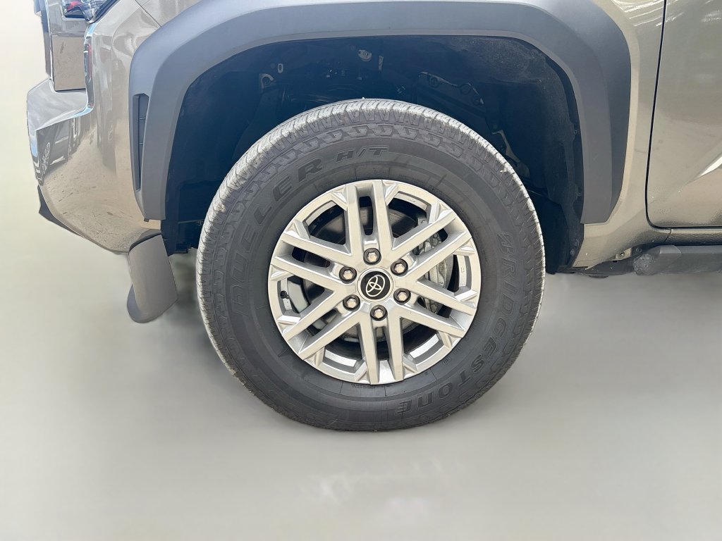 Used 2025 Toyota Tacoma TRD Off-Road AWD/4WD image 28