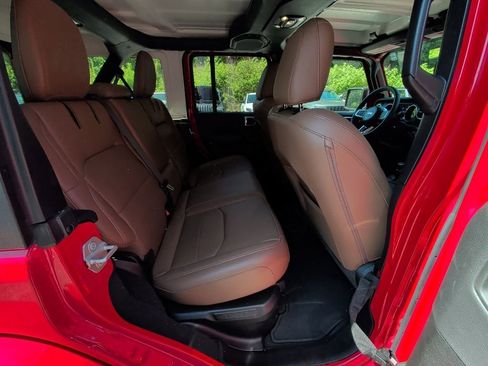 Used 2023 Jeep Wrangler Unlimited Sahara w/ Cold Weather Group AWD/4WD image 14